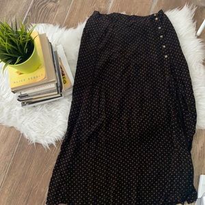 Black midi side-slit skirt - size large